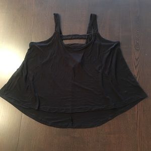 Lose & flowy soft cropped strappy tank